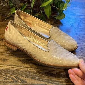Beautiful! Nude/Tan Mark Joseph loafer flats business, casual, or dressy!